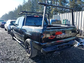 2006 Chevrolet Silverado 1500 LT1 with VIN 2GCEK13T061106215, listed as a IAAI auction lot 41434766 with 154,862 mi miles. Bid and sale history available at carsss.com. Image 3.