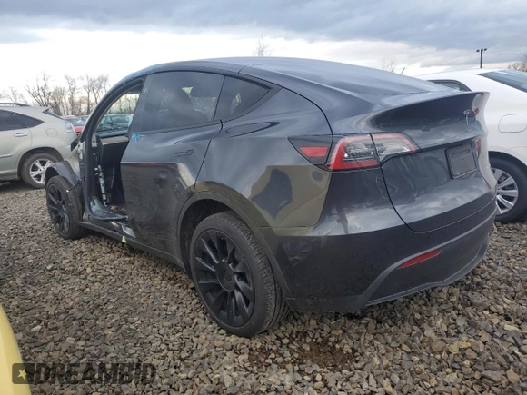 2024 Tesla Model Y Long Range с VIN 7SAYGDEE0RF990269, выставлен на аукционе Copart как лот 43636615 с пробегом 31 740 миль миль и Списание • Salvage title. История ставок и продаж доступна на DreamBid. Изображение 2.
