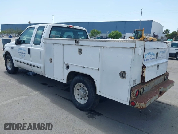 2000 Ford Super Duty F-250 XL with VIN 1FTNX20L0YEA50080, listed as a IAAI auction lot 42086439 with 230,868 mi miles. Bid and sale history available at carsss.com. Image 3.
