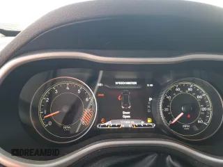2014 Jeep Cherokee Trailhawk z VIN 1C4PJMBS1EW239692, wystawiony jako Copart lot #57153065 z przebiegiem 111 899 mil mil oraz Szkoda całkowita • Salvage title. Historia ofert i sprzedaży dostępna na DreamBid. Obrazek 9.