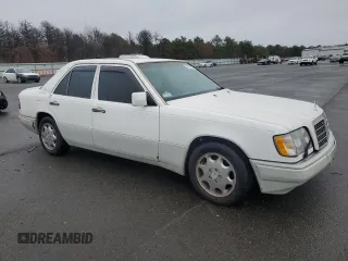 1995 Mercedes-Benz E Class with VIN WDBEA32E7SC196256, listed as a Copart auction lot 51487935 with 103,645 mi miles and Clean Title. Bid and sale history available at carsss.com. Image 4.