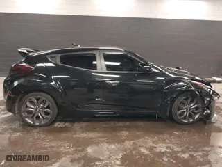 2015 Hyundai Veloster RE:FLEX with VIN KMHTC6AD2FU223615, listed as a IAAI auction lot 41388773 with 111,381 mi miles. Bid and sale history available at carsss.com. Image 13.
