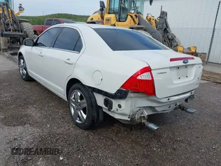 2011 Ford Fusion SE with VIN 3FAHP0HG3BR140455, listed as a IAAI auction lot 42020910 with 90,916 mi miles. Bid and sale history available at carsss.com. Image 3.