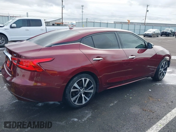 2017 Nissan Maxima Platinum z VIN 1N4AA6AP8HC442203, wystawiony jako IAAI lot #41619495 z przebiegiem 114 476 mil mil oraz . Historia ofert i sprzedaży dostępna na DreamBid. Obrazek 4.