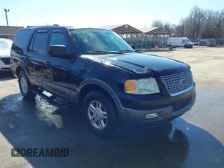 2004 Ford Expedition Special Service with VIN 1FMPU16L44LA17586, listed as a IAAI auction lot 41619534 with 140,299 mi miles. Bid and sale history available at carsss.com. Image 1.