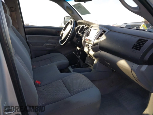 2008 Toyota Tacoma z VIN 5TELU42N88Z560362, wystawiony jako IAAI lot #41410260 z przebiegiem 164 329 mil mil oraz . Historia ofert i sprzedaży dostępna na DreamBid. Obrazek 5.