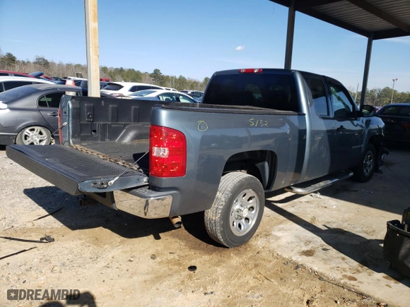 2007 Chevrolet Silverado 1500 Work Truck with VIN 2GCEC19C871670667, listed as a Copart auction lot 88142335 with 136,366 mi miles and Salvage Title. Bid and sale history available at carsss.com. Image 3.