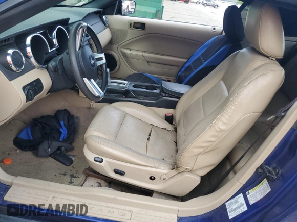 2005 Ford Mustang Deluxe z VIN 1ZVFT84N655223849, wystawiony jako Copart lot #57461835 z przebiegiem Nie podano mil oraz Szkoda całkowita • Salvage title. Historia ofert i sprzedaży dostępna na DreamBid. Obrazek 7.
