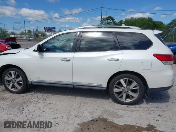 2015 Nissan Pathfinder Platinum z VIN 5N1AR2MM0FC613659, wystawiony jako IAAI lot #42194214 z przebiegiem 138 180 mil mil oraz . Historia ofert i sprzedaży dostępna na DreamBid. Obrazek 14.