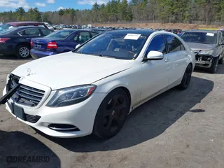 2014 Mercedes-Benz S-Class S 550 with VIN WDDUG8FB5EA046225, listed as a IAAI auction lot 41887436 with 109,551 mi miles. Bid and sale history available at carsss.com. Image 17.