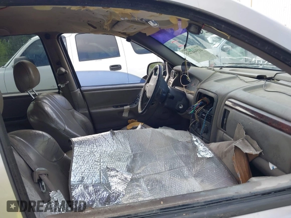 2000 Jeep Grand Cherokee Laredo с VIN 1J4G248S5YC299897, выставлен на аукционе IAAI как лот 41944724 с пробегом Не указан миль и . История ставок и продаж доступна на DreamBid. Изображение 5.