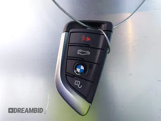 2023 BMW 5 Series 530e z VIN WBA13AG00PCM10164, wystawiony jako IAAI lot #42406603 z przebiegiem 26 770 mil mil oraz . Historia ofert i sprzedaży dostępna na DreamBid. Obrazek 11.
