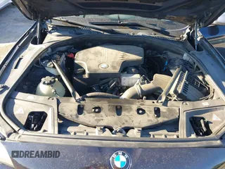 2012 BMW 5 Series 528i xDrive z VIN WBAXH5C5XCDW03172, wystawiony jako IAAI lot #41764283 z przebiegiem 114 206 mil mil oraz . Historia ofert i sprzedaży dostępna na DreamBid. Obrazek 10.