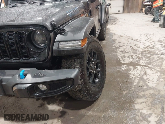 2024 Jeep Wrangler Sport S with VIN 1C4RJXN64RW162895, listed as a IAAI auction lot 42217515 with 8,442 mi miles and . Bid and sale history available at DreamBid. Image 18.