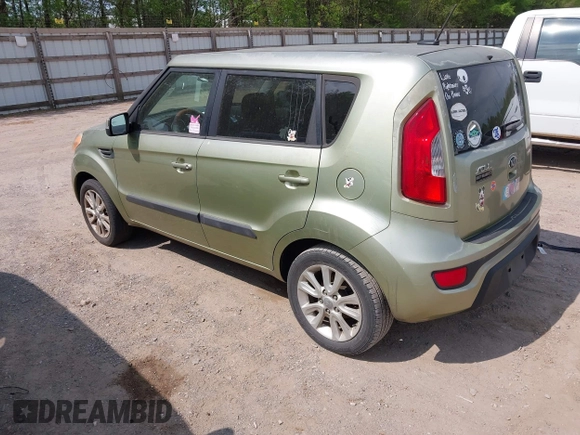 2013 Kia Soul + z VIN KNDJT2A6XD7486937, wystawiony jako IAAI lot #42087302 z przebiegiem 296 951 mil mil oraz . Historia ofert i sprzedaży dostępna na DreamBid. Obrazek 3.