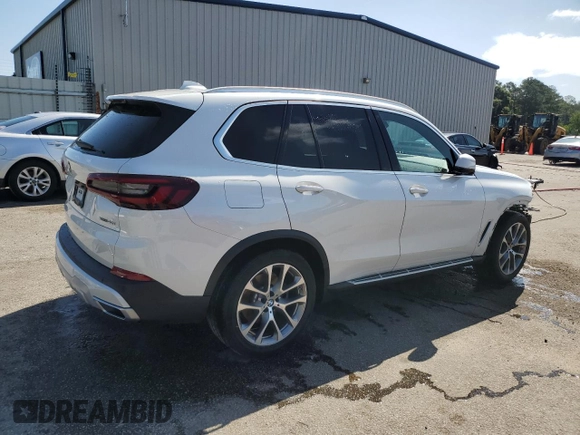 2021 BMW X5 xDrive40i z VIN 5UXCR6C0XM9E49285, wystawiony jako Copart lot #60897325 z przebiegiem 57 314 mil mil oraz Szkoda całkowita • Salvage title. Historia ofert i sprzedaży dostępna na DreamBid. Obrazek 3.