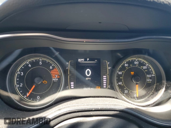 2021 Jeep Cherokee Latitude Plus z VIN 1C4PJMLB2MD223042, wystawiony jako Copart lot #64071115 z przebiegiem 48 698 mil mil oraz Szkoda całkowita • Salvage title. Historia ofert i sprzedaży dostępna na DreamBid. Obrazek 9.