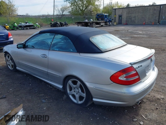 2004 Mercedes-Benz CLK 500 with VIN WDBTK75G04T024842, listed as a IAAI auction lot 42134048 with 103,562 mi miles and . Bid and sale history available at carsss.com. Image 3.