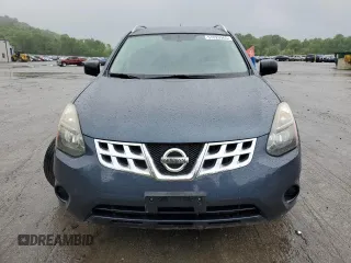2015 Nissan Rogue S z VIN JN8AS5MV8FW254924, wystawiony jako Copart lot #57020965 z przebiegiem 121 935 mil mil oraz Szkody całkowita. Historia ofert i sprzedaży dostępna na DreamBid. Obrazek 5.