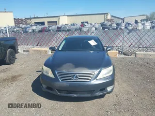 2011 Lexus LS 460 z VIN JTHCL5EF5B5010512, wystawiony jako IAAI lot #42166304 z przebiegiem 184 162 mil mil oraz . Historia ofert i sprzedaży dostępna na DreamBid. Obrazek 12.