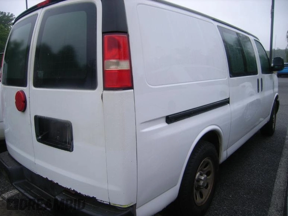 2014 Chevrolet Express Cargo z VIN 1GCSGAFX8E1168310, wystawiony jako IAAI lot #42567251 z przebiegiem 247 112 mil mil oraz . Historia ofert i sprzedaży dostępna na DreamBid. Obrazek 3.