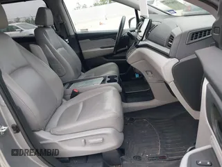 2019 Honda Odyssey Touring with VIN 5FNRL6H89KB045003, listed as a IAAI auction lot 41965310 with 69,043 mi miles. Bid and sale history available at carsss.com. Image 5.