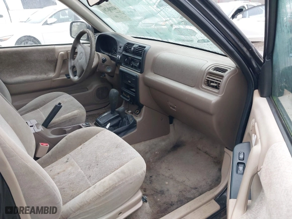 2000 Isuzu Rodeo with VIN 4S2DM58W5Y4327854, listed as a IAAI auction lot 41288281 with 190,115 mi miles. Bid and sale history available at carsss.com. Image 5.