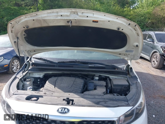 2016 Kia Sedona SX with VIN KNDMC5C12G6141461, listed as a IAAI auction lot 42200862 with 183,859 mi miles and . Bid and sale history available at carsss.com. Image 10.