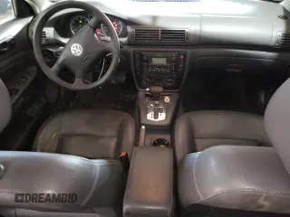 2005 Volkswagen Passat GLS with VIN WVWAD63B05E081309, listed as a Copart auction lot 43903625 with 151,076 mi miles and Salvage title. Bid and sale history available at DreamBid. Image 8.