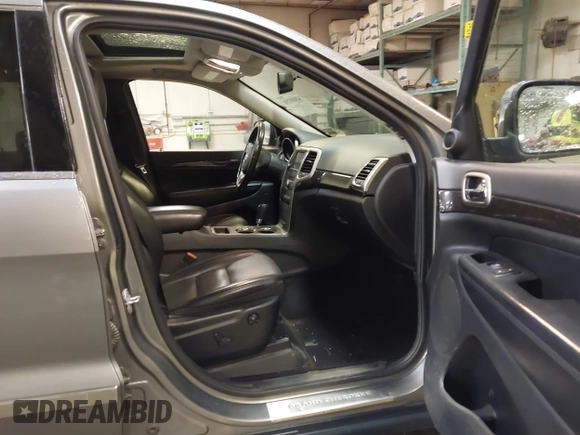 2011 Jeep Grand Cherokee Laredo with VIN 1J4RR4GG7BC578079, listed as a IAAI auction lot 42491750 with 197,581 mi miles and . Bid and sale history available at DreamBid. Image 5.