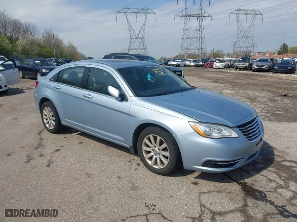2013 Chrysler 200 Touring with VIN 1C3CCBBB6DN611758, listed as a IAAI auction lot 42035514 with 157,034 mi miles. Bid and sale history available at carsss.com. Image 1.