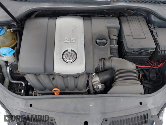 2009 Volkswagen Jetta Sedan SE with VIN 3VWRZ71K49M084983, listed as a IAAI auction lot 42095707 with 154,691 mi miles. Bid and sale history available at carsss.com. Image 10.