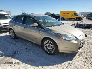 2015 Ford Focus Electric с VIN 1FADP3R4XFL293567, выставлен на аукционе Copart как лот 81951594 с пробегом 54 993 миль миль и Чистый • Clean title. История ставок и продаж доступна на DreamBid. Изображение 4.