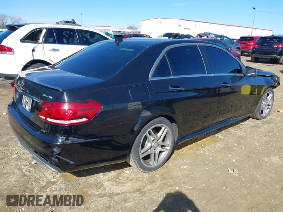 2015 Mercedes-Benz E-Class E 350 Luxury with VIN WDDHF8JB7FB115231, listed as a IAAI auction lot 41363482 with 132,000 mi miles. Bid and sale history available at carsss.com. Image 4.