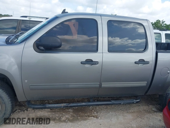 2007 GMC Sierra 1500 SLE1 z VIN 2GTEC13J671516076, wystawiony jako IAAI lot #42362311 z przebiegiem 359 483 mil mil oraz . Historia ofert i sprzedaży dostępna na DreamBid. Obrazek 14.