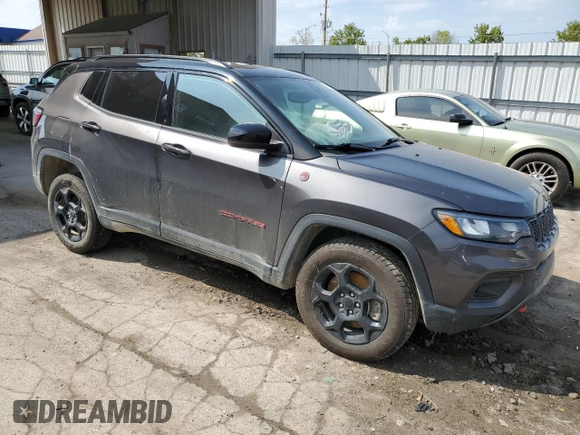 2023 Jeep Compass Trailhawk z VIN 3C4NJDDN6PT555547, wystawiony jako Copart lot #56288105 z przebiegiem 38 837 mil mil oraz Szkoda całkowita • Salvage title. Historia ofert i sprzedaży dostępna na DreamBid. Obrazek 4.