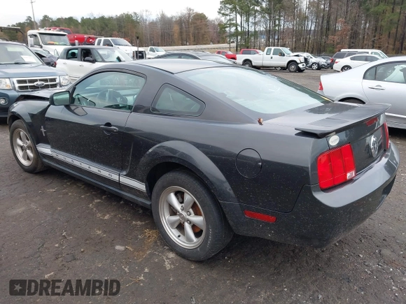 2007 Ford Mustang Deluxe with VIN 1ZVFT80N075357460, listed as a IAAI auction lot 41047829 with 146,175 mi miles. Bid and sale history available at carsss.com. Image 3.