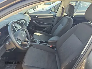 2024 Volkswagen Jetta S с VIN 3VW5M7BU5RM051603, выставлен на аукционе IAAI как лот 42809071 с пробегом 27 297 миль миль и . История ставок и продаж доступна на DreamBid. Изображение 18.