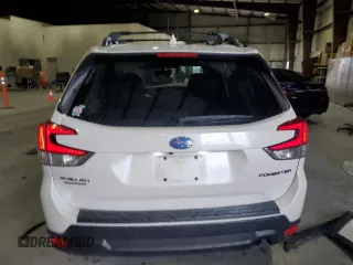 2023 Subaru Forester Premium with VIN JF2SKADCXPH519342, listed as a Copart auction lot 59491745 with 25,581 mi miles and Salvage title. Bid and sale history available at DreamBid. Image 6.