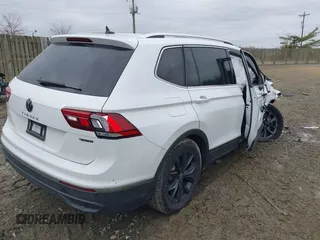 2024 Volkswagen Tiguan SE с VIN 3VVMB7AX8RM049460, выставлен на аукционе IAAI как лот 41137906 с пробегом 13 879 миль миль и . История ставок и продаж доступна на DreamBid. Изображение 4.