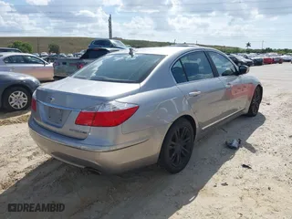 2009 Hyundai Genesis with VIN KMHGC46F19U054949, listed as a IAAI auction lot 41962104 with 95,924 mi miles. Bid and sale history available at carsss.com. Image 4.