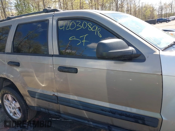 2005 Jeep Grand Cherokee Laredo with VIN 1J4GS48K85C600514, listed as a IAAI auction lot 42038098 with 274,938 mi miles and . Bid and sale history available at DreamBid. Image 14.