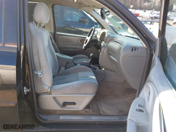 2008 Chevrolet TrailBlazer LT w/1LT with VIN 1GNDS13S282146454, listed as a IAAI auction lot 41236241 with 358,480 mi miles. Bid and sale history available at carsss.com. Image 5.