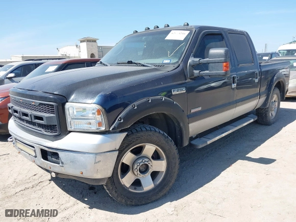 2006 Ford Super Duty F-250 XL with VIN 1FTSW21P36EB60142, listed as a IAAI auction lot 42028216 with 319,602 mi miles. Bid and sale history available at carsss.com. Image 17.