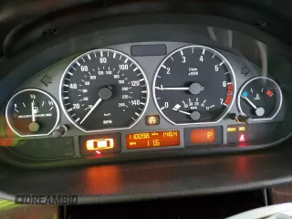 2001 BMW 3 Series 330i with VIN WBAAV534X1JS94212, listed as a Copart auction lot 53376255 with 110,098 mi miles and Clean Title. Bid and sale history available at carsss.com. Image 9.
