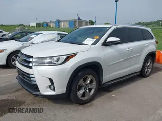 2017 Toyota Highlander Limited with VIN 5TDDZRFH9HS389870, listed as a IAAI auction lot 42272227 with 147,508 mi miles and . Bid and sale history available at DreamBid. Image 19.