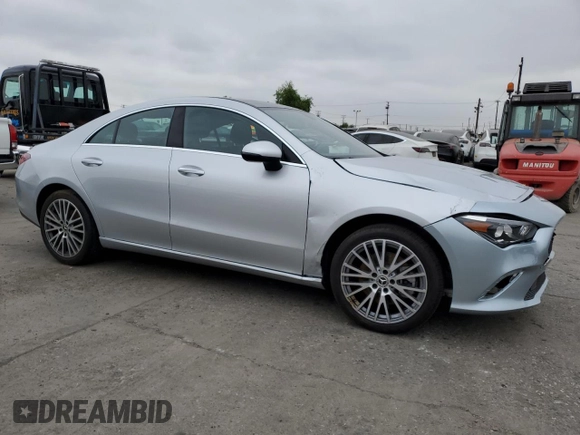 2023 Mercedes-Benz CLA 250 z VIN W1K5J4GB7PN386050, wystawiony jako Copart lot #58866305 z przebiegiem 14 883 mil mil oraz Szkoda całkowita • Salvage title. Historia ofert i sprzedaży dostępna na DreamBid. Obrazek 4.