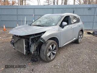 2021 Nissan Rogue Platinum with VIN JN8AT3DD4MW304014, listed as a IAAI auction lot 41768292 with 60,540 mi miles. Bid and sale history available at carsss.com. Image 2.