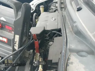 2013 Toyota Sienna LE AAS z VIN 5TDKK3DC6DS307992, wystawiony jako IAAI lot #42975957 z przebiegiem Nie podano mil oraz . Historia ofert i sprzedaży dostępna na DreamBid. Obrazek 18.