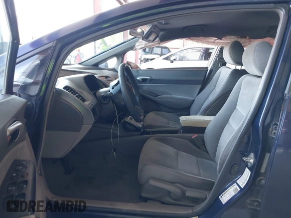 2008 Honda Civic LX z VIN 1HGFA16538L095147, wystawiony jako IAAI lot #42175033 z przebiegiem 287 112 mil mil oraz . Historia ofert i sprzedaży dostępna na DreamBid. Obrazek 5.